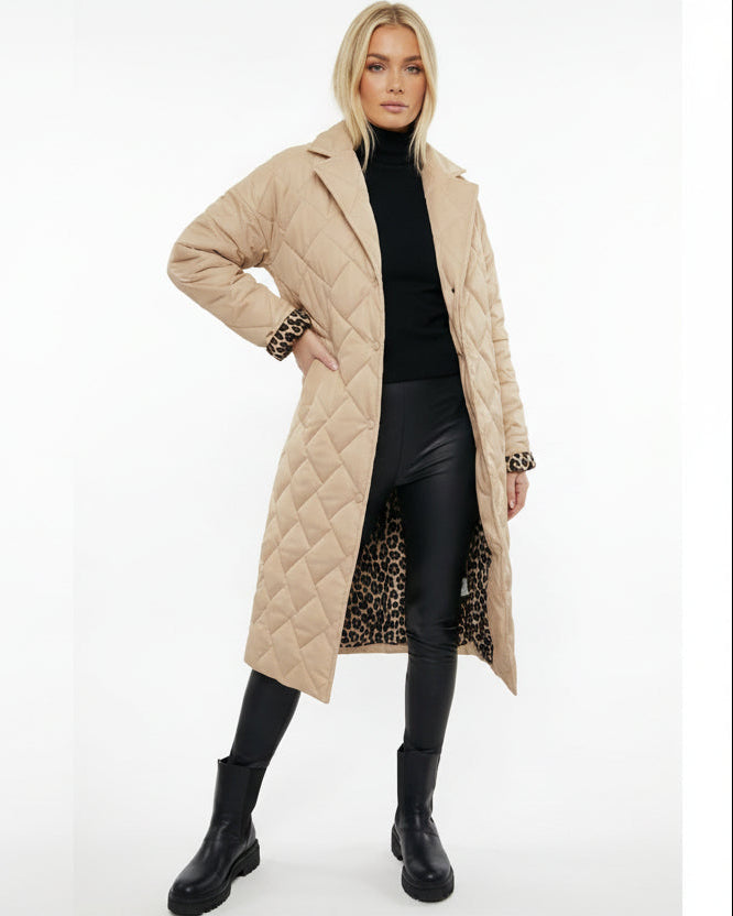 Lara – Abrigo acolchado reversible  con forro de leopardo